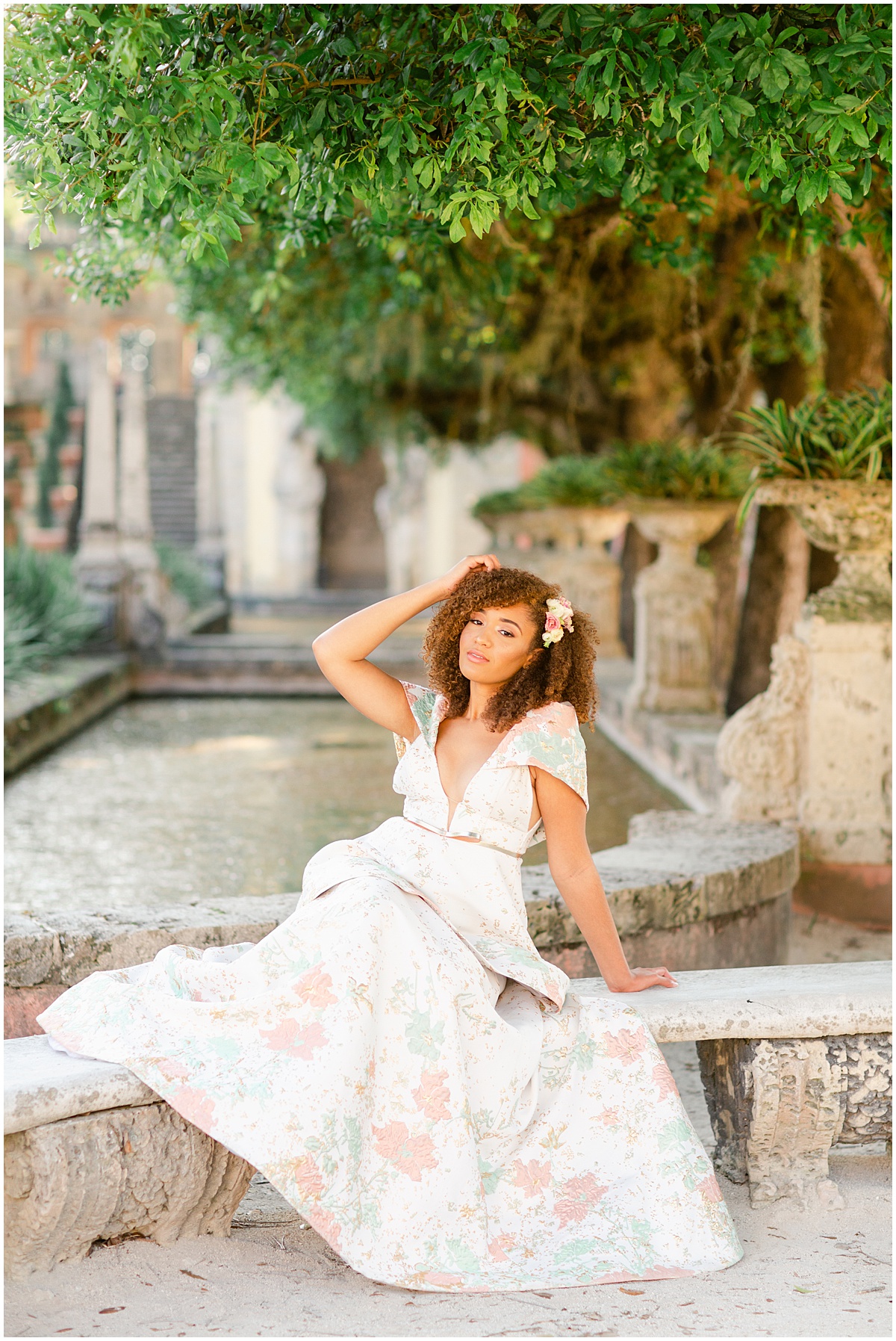 colorful and classic bride at the vizcaya museum