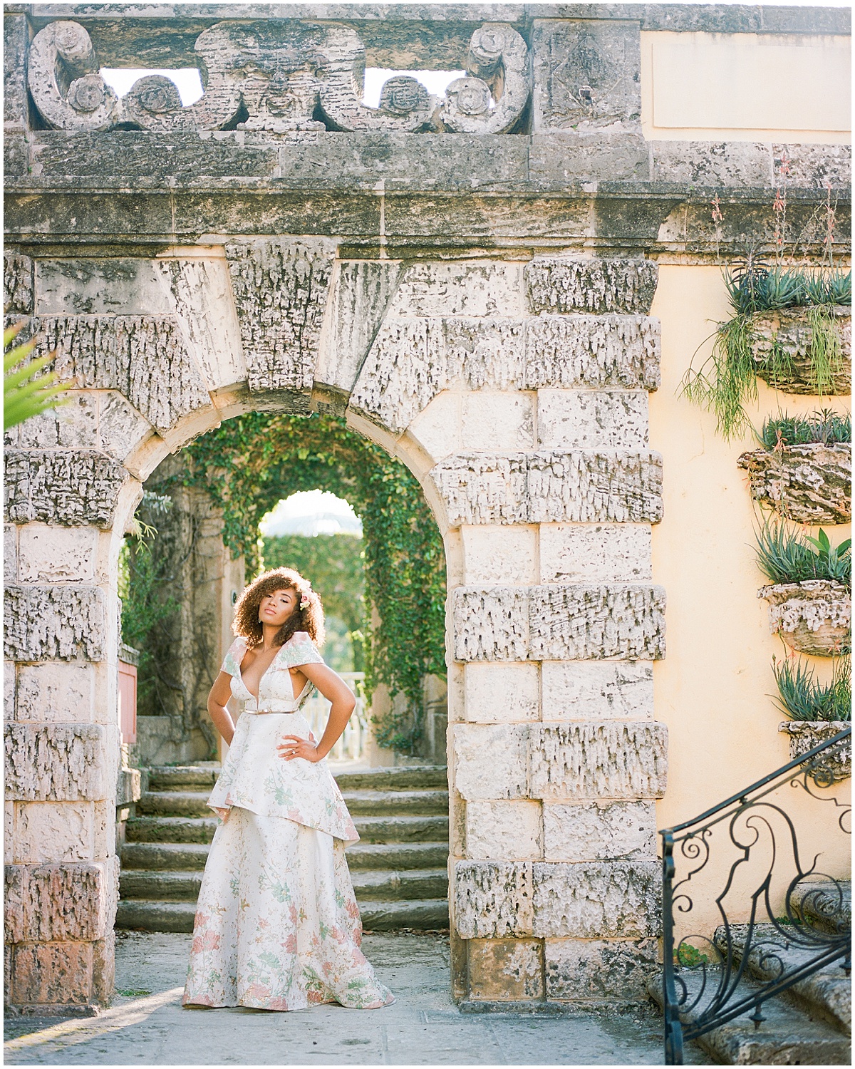 wedding portraits at the vizcaya museum arches